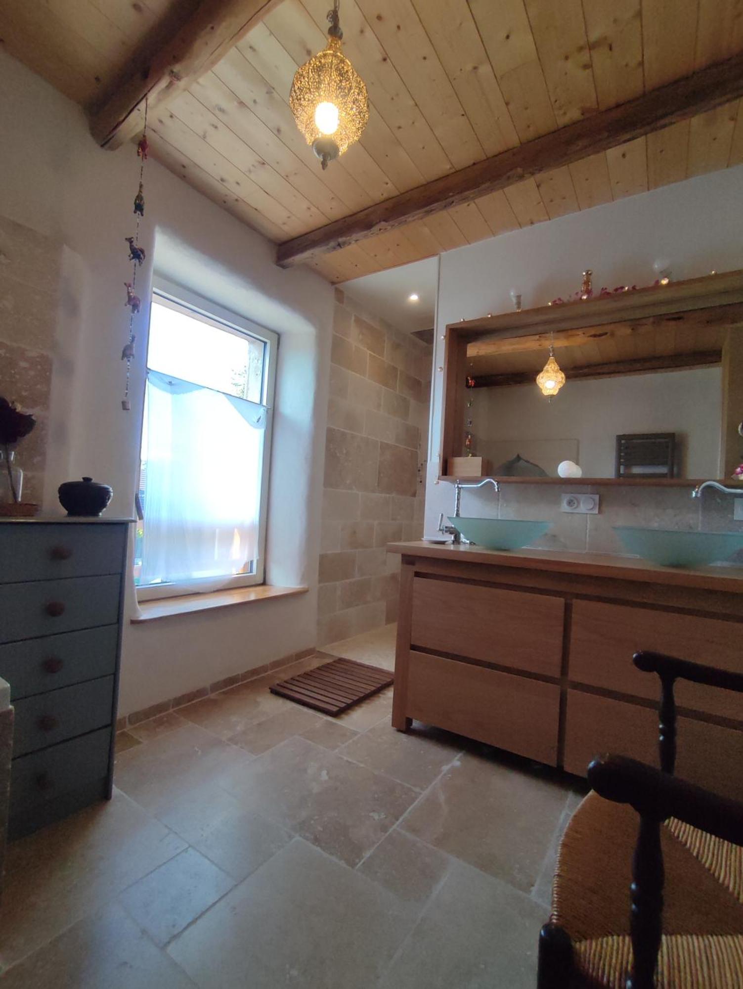 Chambre Atypique 2 Pers 200M Du Lac 생조리오즈 외부 사진